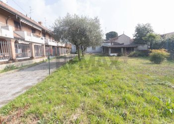 Giardino - Villa Via Sicilia
 
12, Desio - photo 3