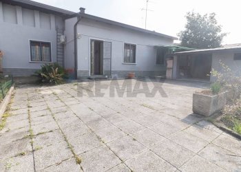 Terrazza - Villa Via Sicilia
 
12, Desio - photo 23