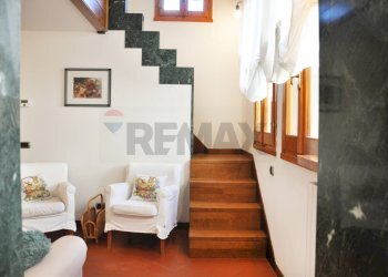 Scale - Three-room apartment Lastra a Signa - photo 6