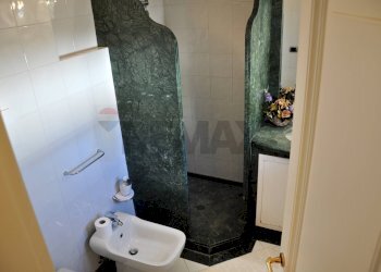 Bagno - Three-room apartment Lastra a Signa - photo 38