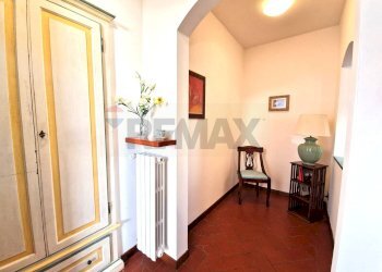 Hall / corridoio - Three-room apartment Lastra a Signa - photo 39