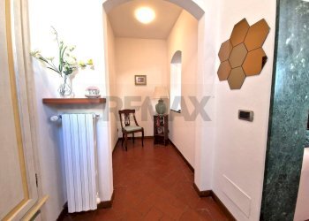 Hall / corridoio - Three-room apartment Lastra a Signa - photo 40
