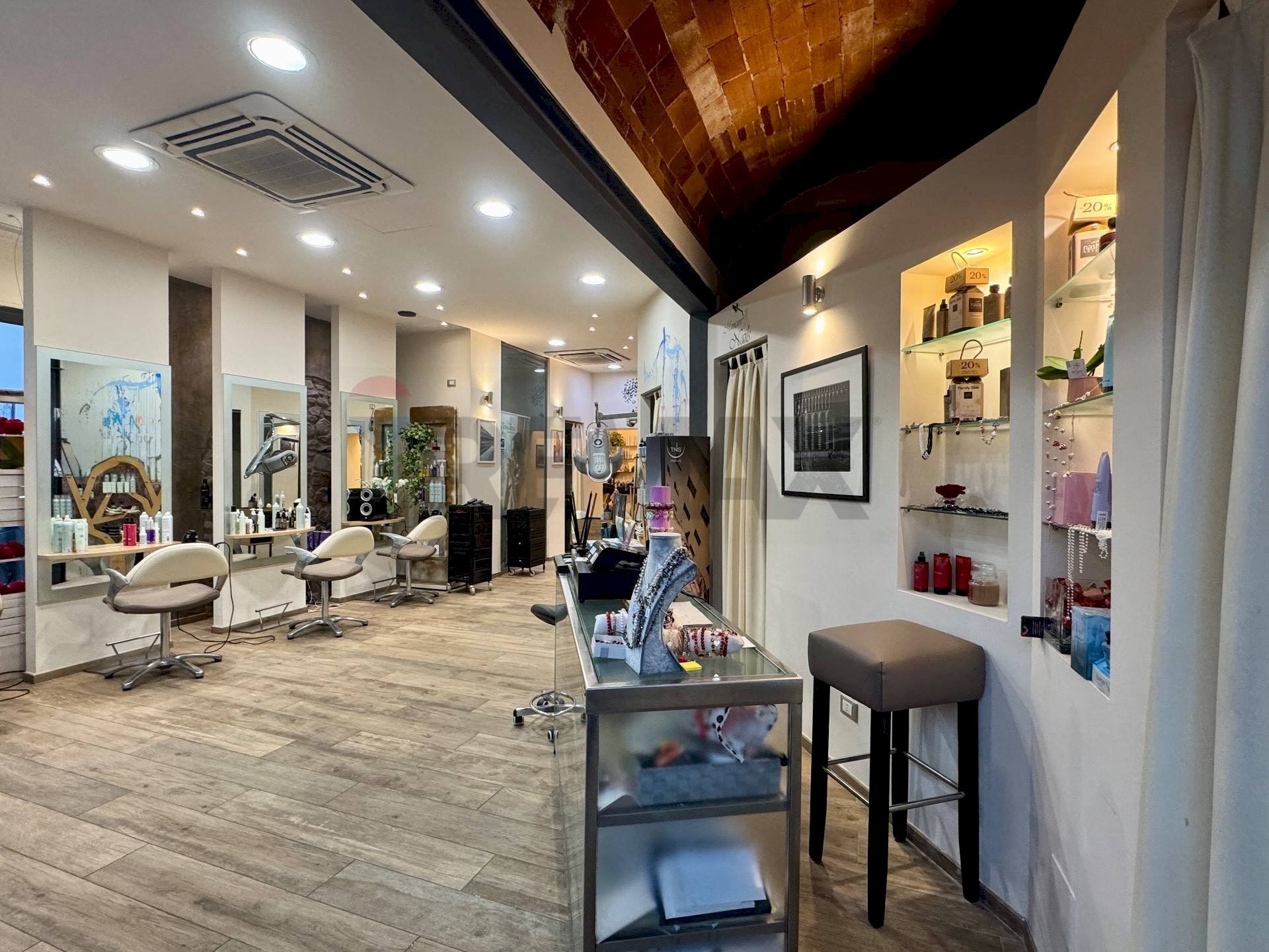 SALA PRINCIPALE - Attività Commerciale Pistoia - foto 3