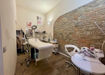 CABINA ESTETICA - Attività Commerciale Pistoia - foto 17