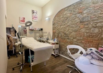 CABINA ESTETICA - Attività Commerciale Pistoia - foto 18