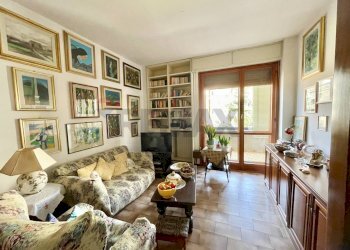 Soggiorno - Quadrilocale Via Ardengo Soffici
 
9, Firenze - foto 2