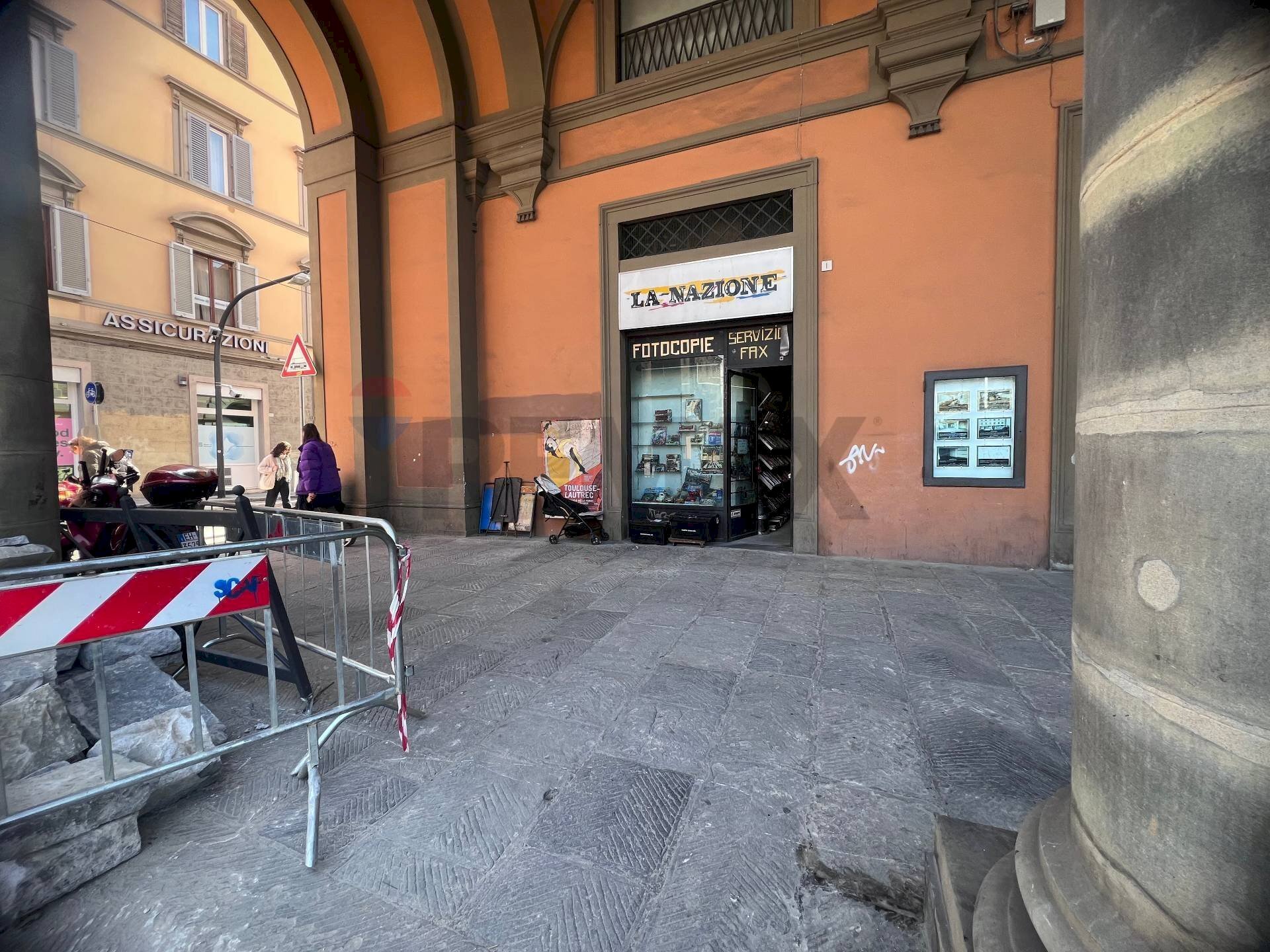 Edificio all\'aperto - Attività Commerciale piazza liberta
 
1r, Firenze - foto 2