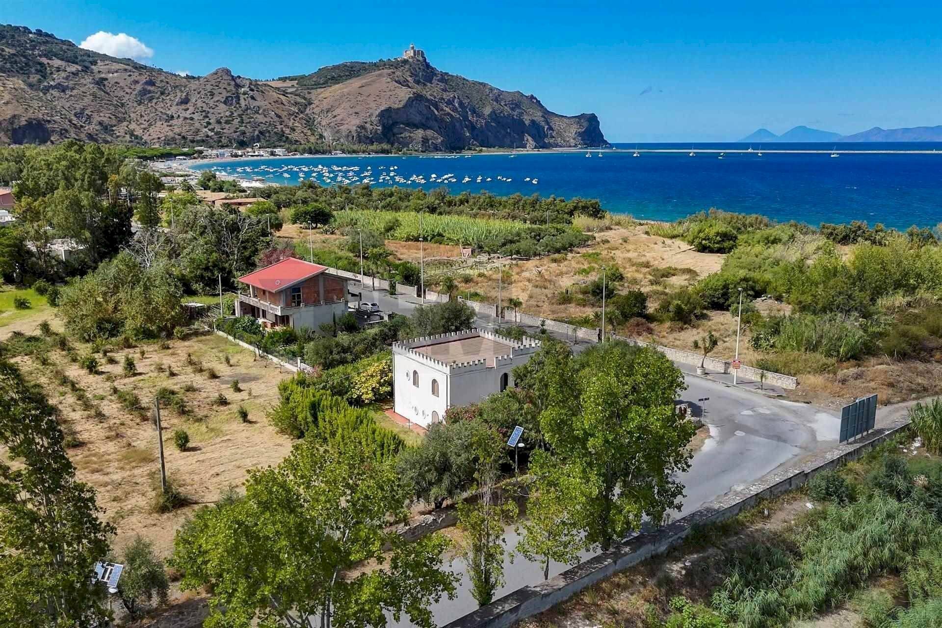 Vista dell\'acqua - Villa Via del mare
 
22, Oliveri - planimetria 1