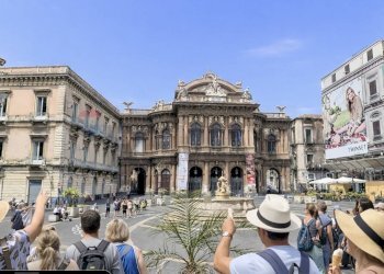 Piazza teatro Massimo - Locale Commerciale Catania - foto 1