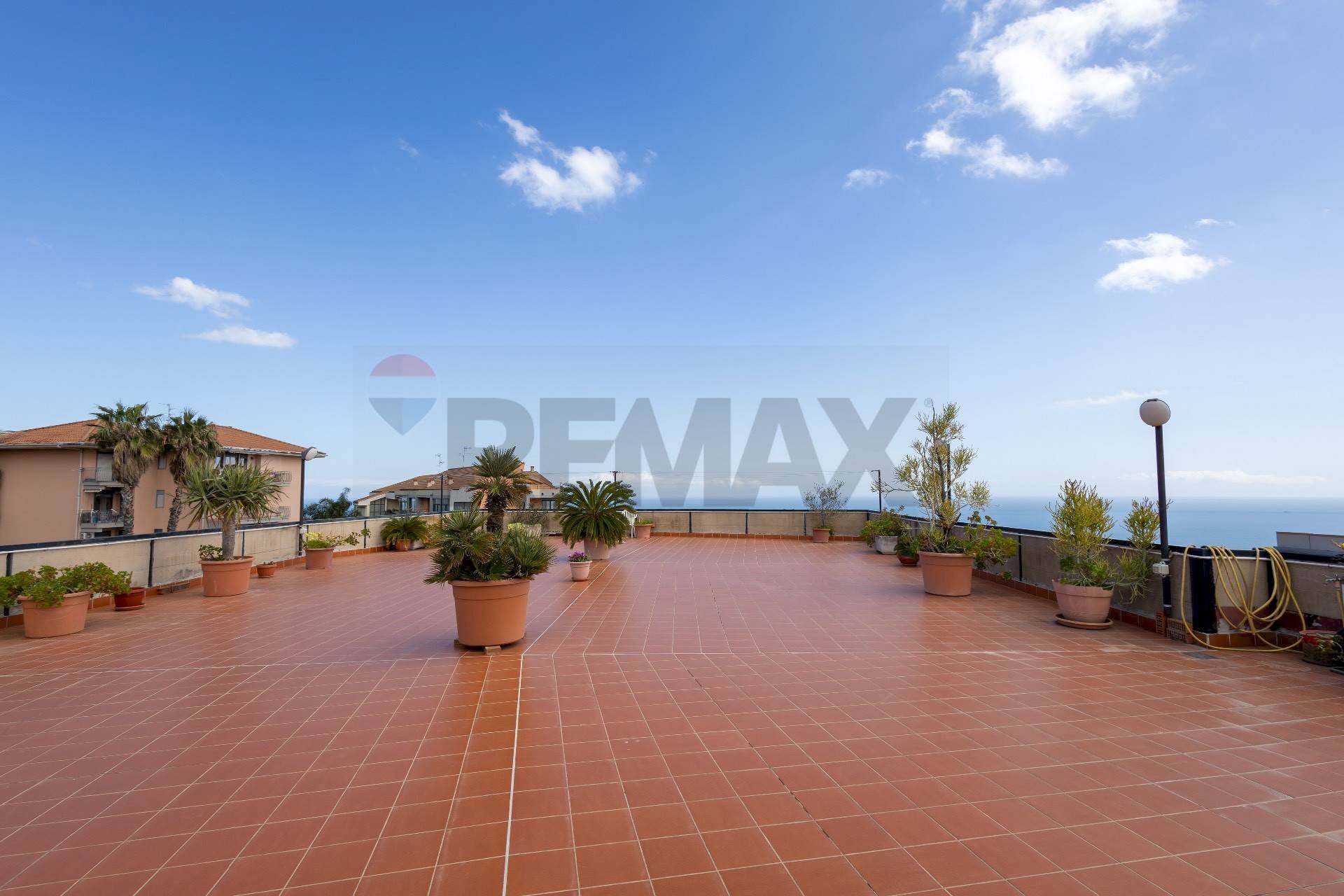 Terrazza - Appartamento Via Dei Ciclopi
 
83, Aci Catena - foto 3