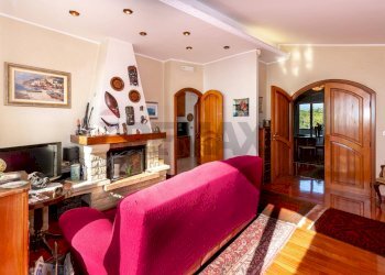 Soggiorno - Appartamento Via Dei Ciclopi
 
83, Aci Catena - foto 10