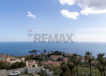 Vista dell\'acqua - Appartamento Via Dei Ciclopi
 
83, Aci Catena - foto 2