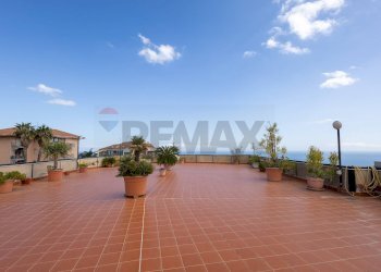 Terrazza - Appartamento Via Dei Ciclopi
 
83, Aci Catena - foto 3