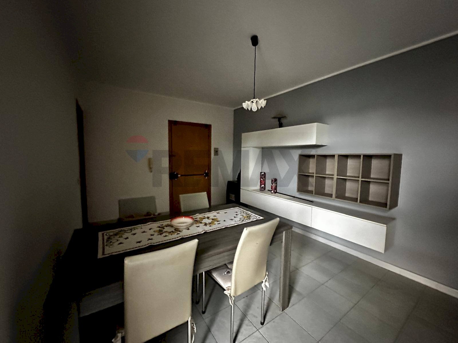 Sala da pranzo - Trilocale via Simone Neri  (ex v. Carrata)
 
1, Mascali - foto 2