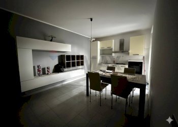 Sala da pranzo - Trilocale via Simone Neri  (ex v. Carrata)
 
1, Mascali - foto 4