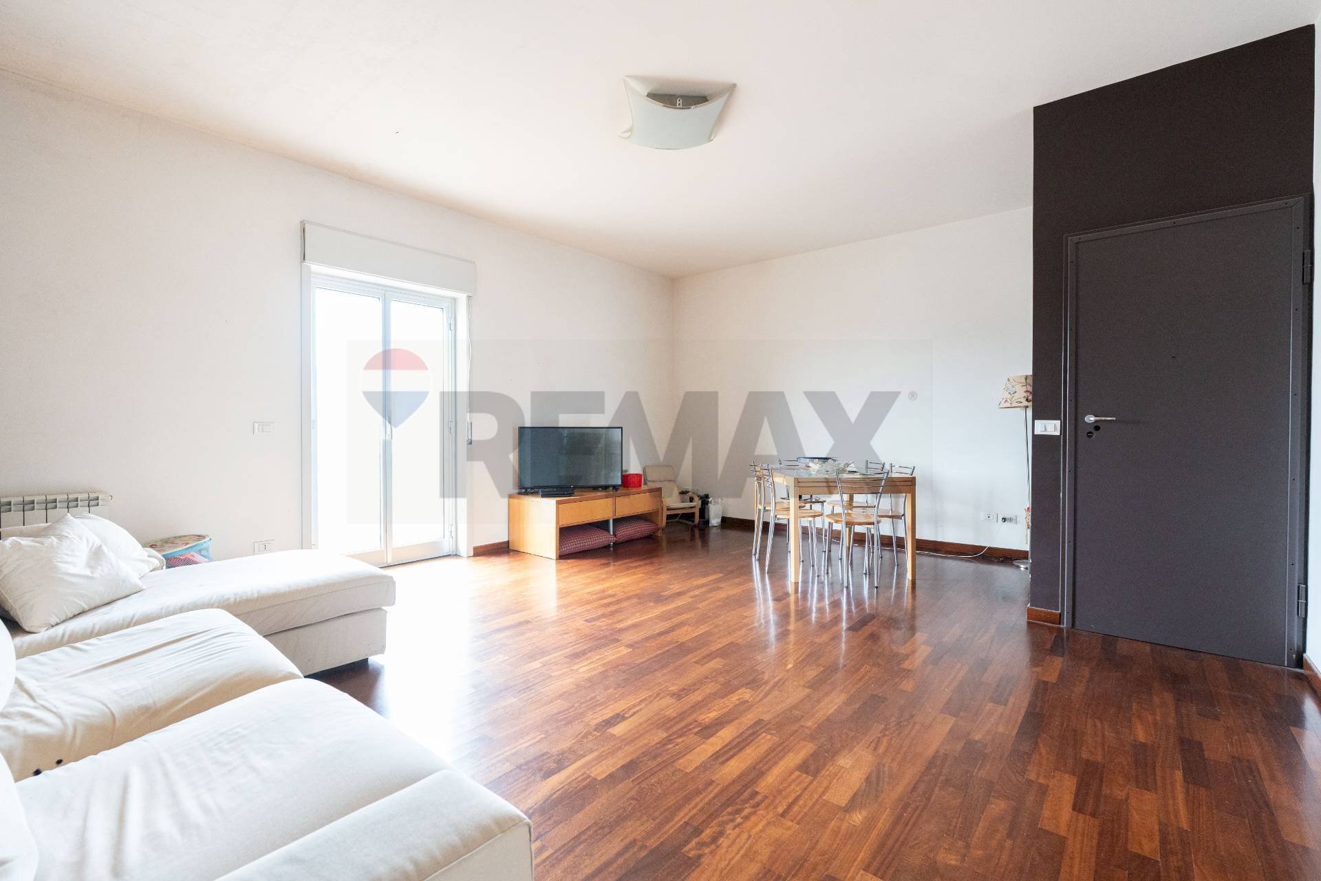 Sala da pranzo - Trilocale Via Santa Maria la Stella
 
78, Aci Sant'Antonio - foto 1