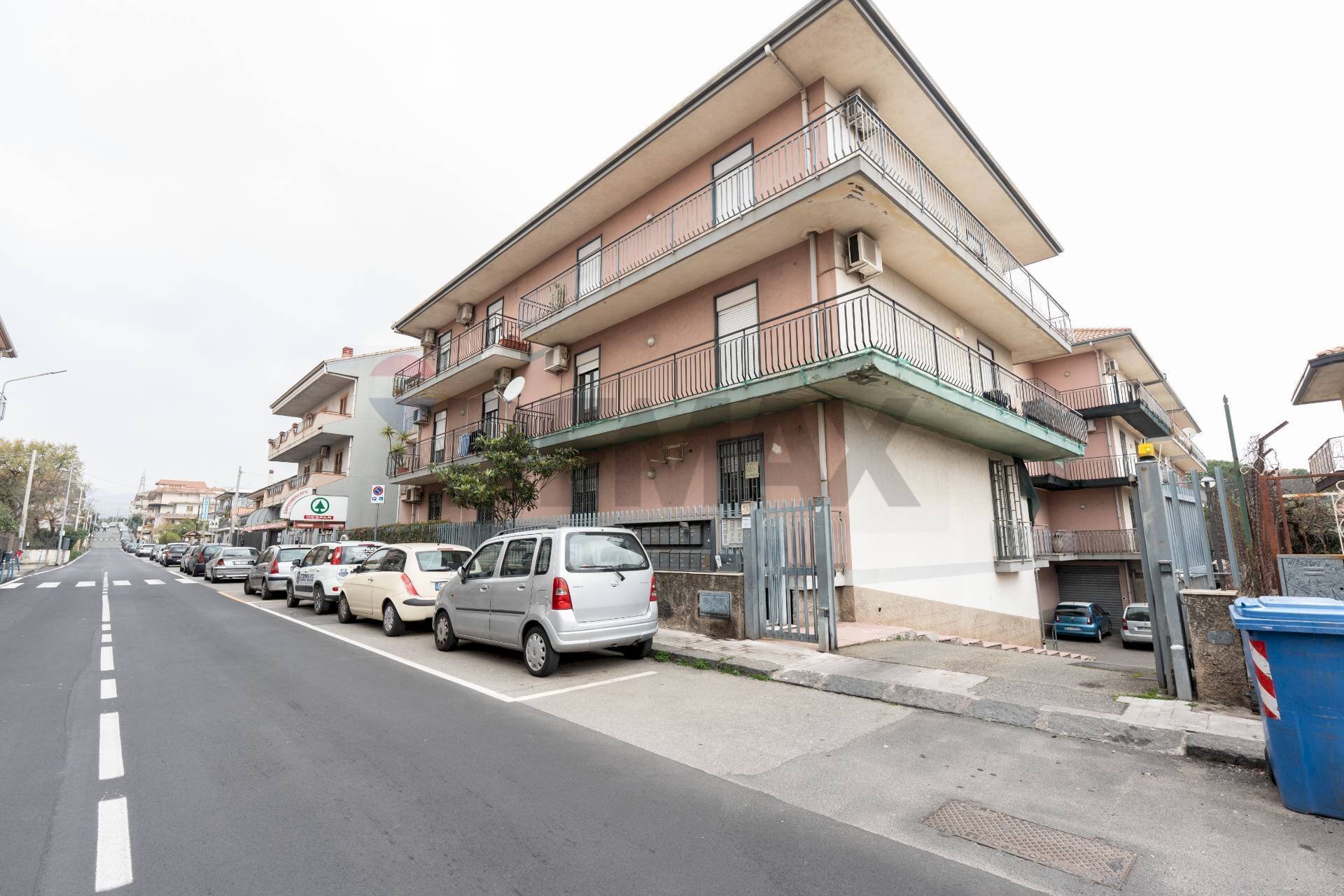 Edificio all\'aperto - Trilocale Via Santa Maria la Stella
78, Aci Sant'Antonio - foto 2