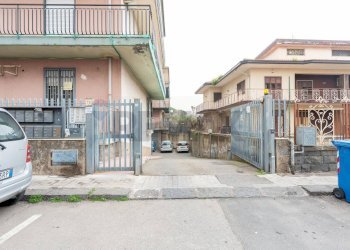 Casa all\'aperto - Trilocale Via Santa Maria la Stella
 
78, Aci Sant'Antonio - foto 3