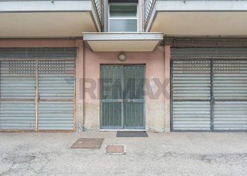 Edificio all\'aperto - Trilocale Via Santa Maria la Stella
 
78, Aci Sant'Antonio - foto 5