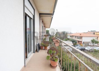 Balcone - Trilocale Via Santa Maria la Stella
 
78, Aci Sant'Antonio - foto 9