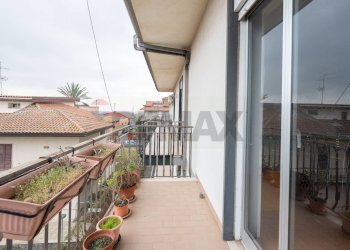 Balcone - Trilocale Via Santa Maria la Stella
 
78, Aci Sant'Antonio - foto 10