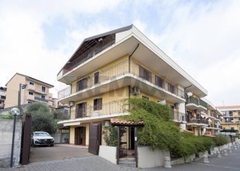 Edificio all\'aperto - Villa Bifamiliare Via San Nicolò
 
6, Aci Catena - foto 1