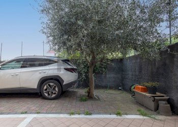 Giardino - Villa Bifamiliare Via San Nicolò
 
6, Aci Catena - foto 3