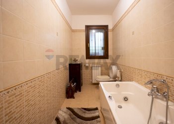 Bagno - Villa Bifamiliare Via San Nicolò
 
6, Aci Catena - foto 9