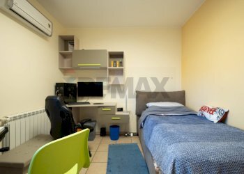 Camera / camera da letto - Villa Bifamiliare Via San Nicolò
 
6, Aci Catena - foto 27