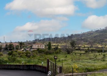 Vista delle montagne - Villa Bifamiliare Via San Nicolò
 
6, Aci Catena - foto 35