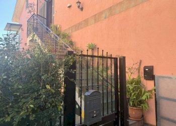 Edificio all\'aperto - Three-room apartment via san francesco d'assisi
 
10, Riposto - photo 2