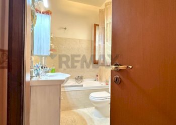 Bagno - Three-room apartment via san francesco d'assisi
 
10, Riposto - photo 3