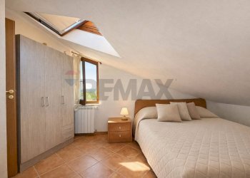 Camera / camera da letto - Three-room apartment via san francesco d'assisi
 
10, Riposto - photo 10