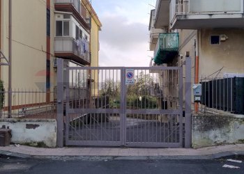 Edificio all\'aperto - Box VIA JOHN FITZGERALD KENNEDY
 
27, Sant'Agata Li Battiati - foto 1