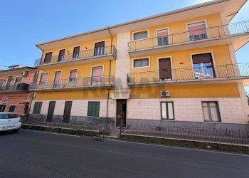 Edificio all\'aperto - Four-room apartment VIA UMBERTO
 
305, San Pietro Clarenza - photo 1