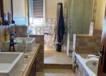 Bagno - Four-room apartment VIA UMBERTO
 
305, San Pietro Clarenza - photo 11