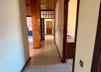 Hall / corridoio - Four-room apartment VIA UMBERTO
 
305, San Pietro Clarenza - photo 13