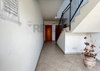 Hall / corridoio - Bilocale viale immacolata
 
126, Mascali - foto 11