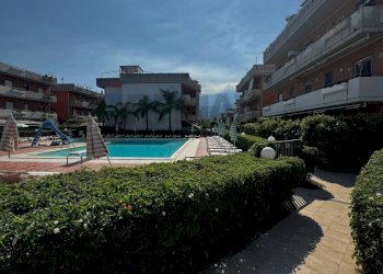 Piscina - Bilocale viale immacolata
 
126, Mascali - foto 12