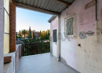 Balcone terrazzato - Quadrilocale Via Duca d'Aosta
 
13, San Giovanni la Punta - foto 19