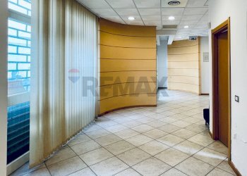 Hall / corridoio - Ufficio Viale Autonomia
18, Caltagirone - foto 21