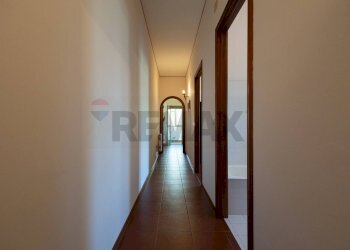 Hall / corridoio - Three-room apartment Via Finaita
 
6, Zafferana Etnea - photo 9