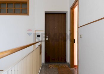 Hall / corridoio - Three-room apartment Via Finaita
 
6, Zafferana Etnea - photo 25