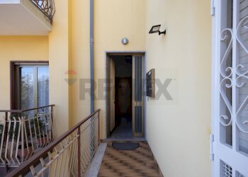 Hall / corridoio - Three-room apartment Via Finaita
 
6, Zafferana Etnea - photo 28