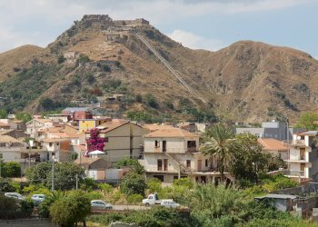 Vista delle montagne - Appartamento via Ingegnere Giuseppe Tomarchio
 
4, Calatabiano - foto 1