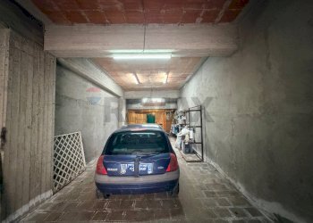Parcheggio - Appartamento VIA GIUSEPPE GARIBALDI
 
30, Graniti - foto 20