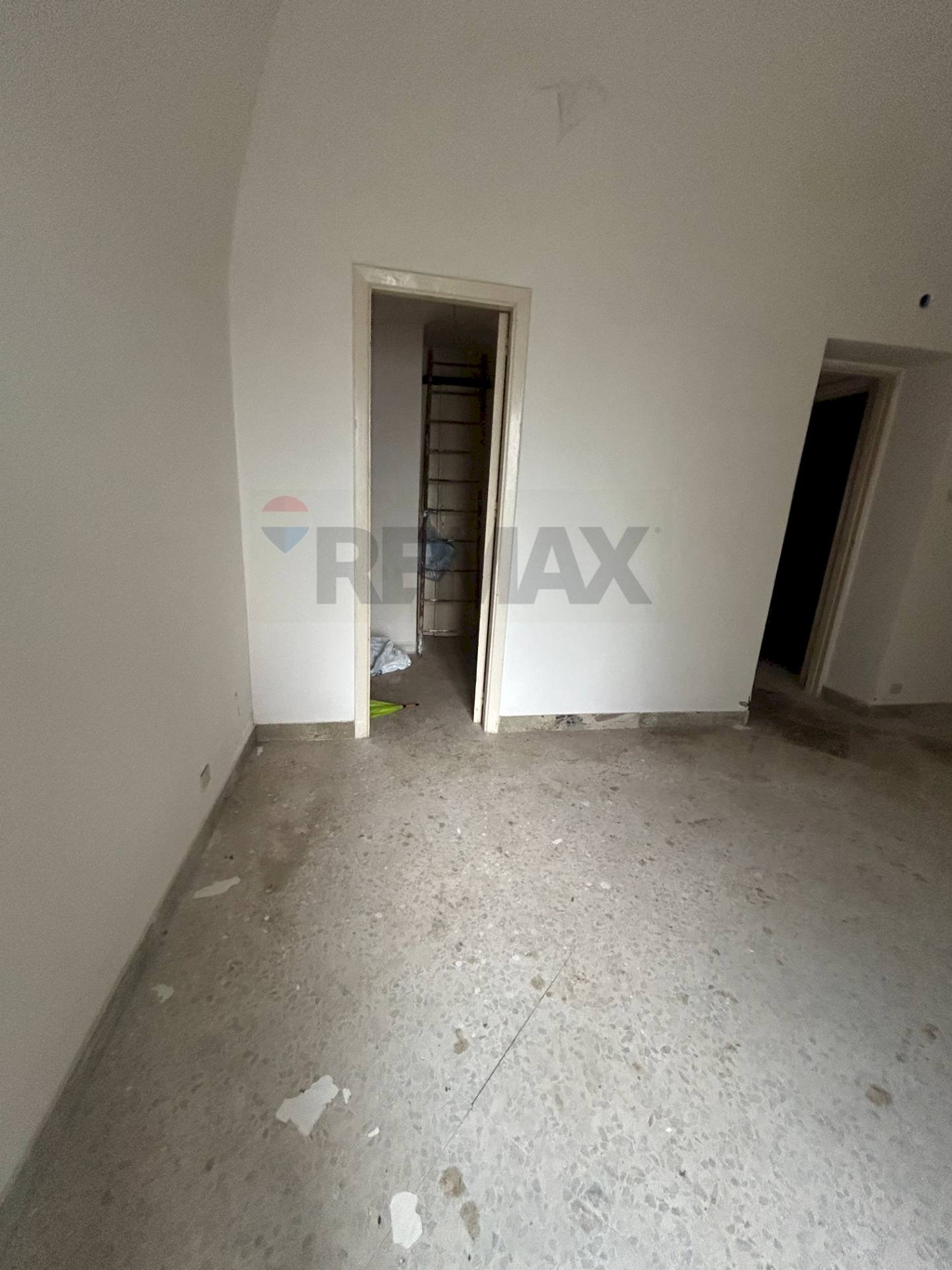 Stanza vuota - Appartamento Via Dante Alighieri
 
79, Caltanissetta - foto 3