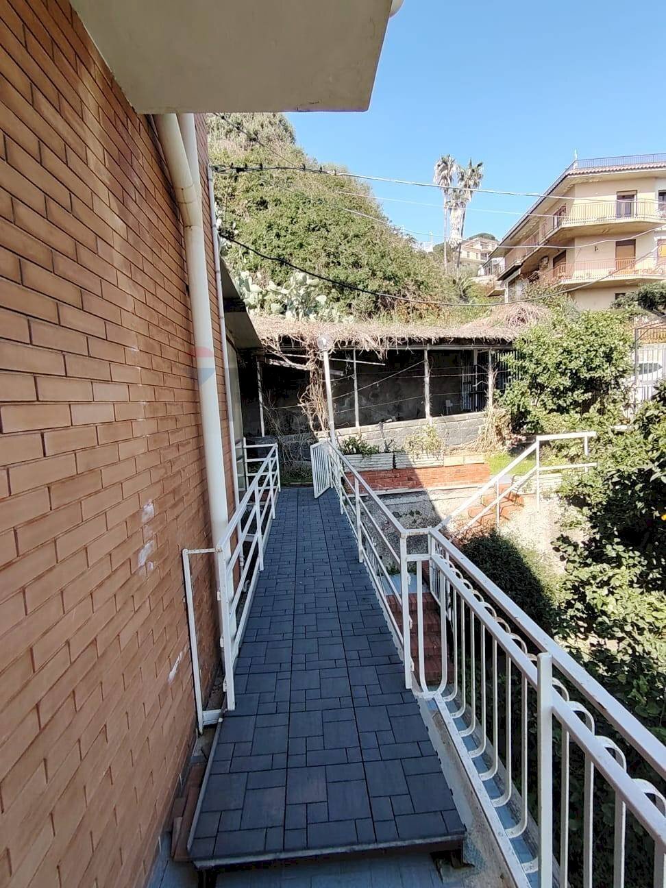 Balcone - Trilocale VIA LIVORNO
17, Aci Castello - foto 2