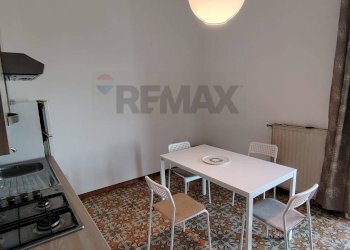 Sala da pranzo - Trilocale VIA LIVORNO
 
17, Aci Castello - foto 10