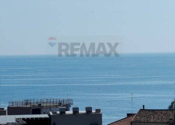 Vista dell\'acqua - Trilocale VIA LIVORNO
 
17, Aci Castello - foto 21